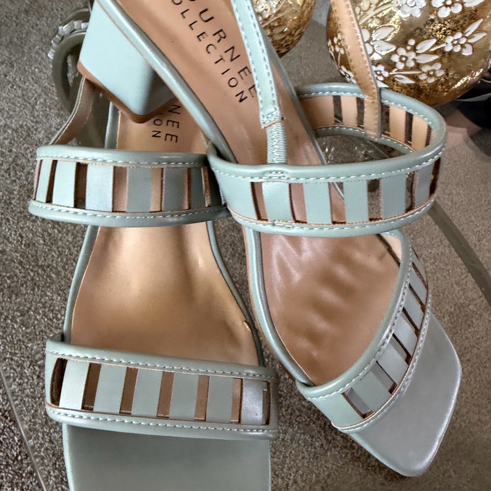 Journee Collection Mint Green Strappy Block Heel Sandals 10